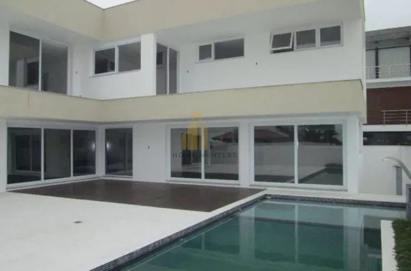 LINDA RESIDENCIA EM JURERÊ INTERNACIONAL