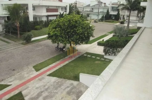 LINDA RESIDENCIA EM JURERÊ INTERNACIONAL