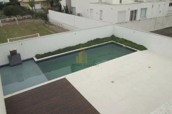 LINDA RESIDENCIA EM JURERÊ INTERNACIONAL