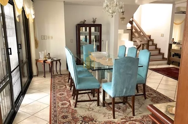 EXCELENTE CASA 5 SUÍTES PARA LOCAÇÃO DE TEMPORADA - 