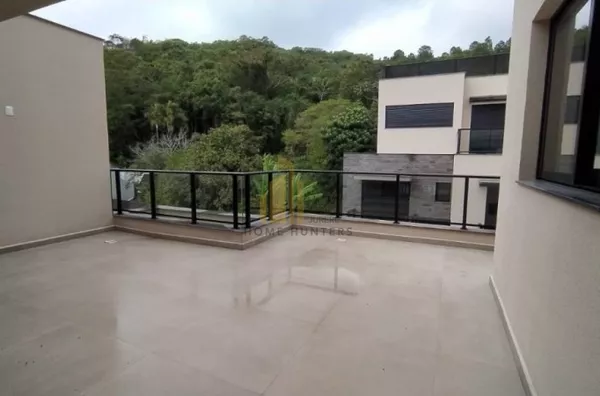 Venda, Excelente cobertura em Jurerê.