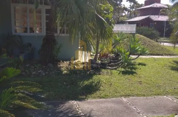 LINDA CASA EM JURERÊ INTERNACIONAL