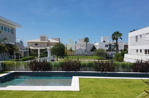 RESIDENCIA NOVA EM JURERÊ