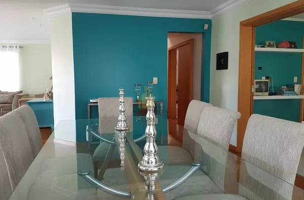 Casa incrível em localização privilegiada em Jurerê Internacional