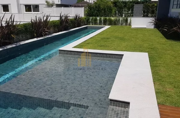 RESIDENCIA NOVA EM JURERÊ