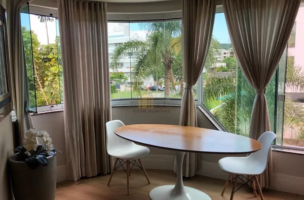 Lindo apartamento mobiliado quadra mar.