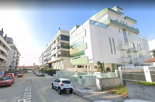 Lindo apartamento mobiliado quadra mar.