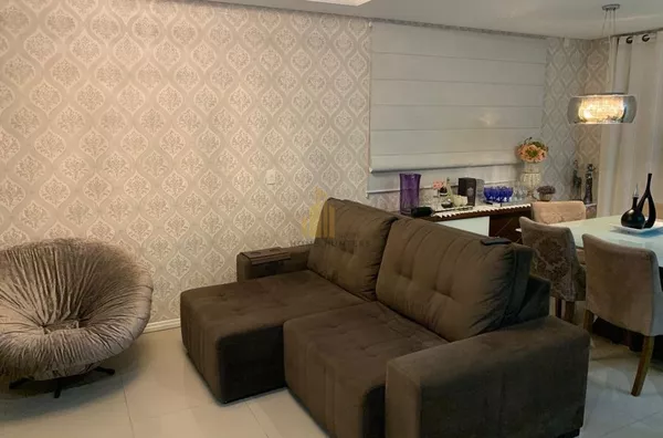 Excelente casa com piscina. 