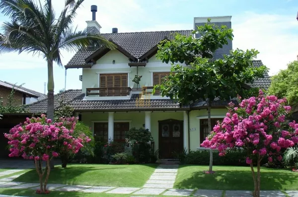 Temporada, excelente casa em Jurerê Internacional.