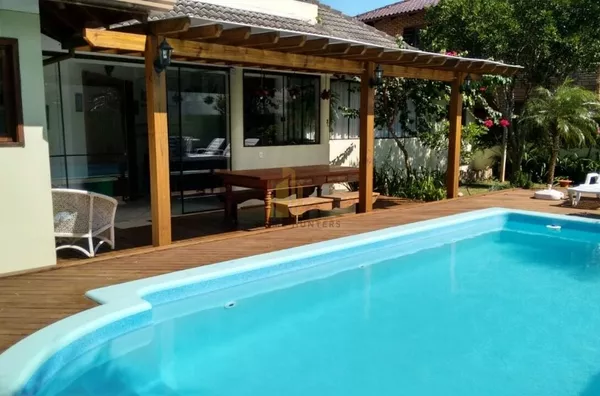 Temporada, excelente casa em Jurerê Internacional.