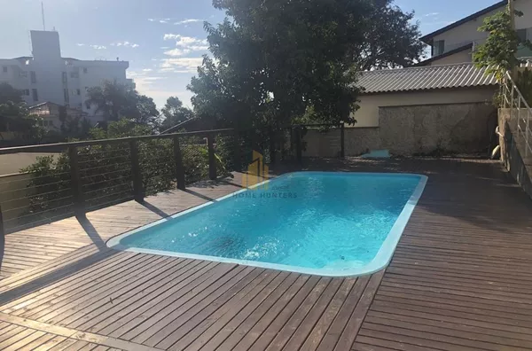 Lindo apartamento 2 dorm, 200 metros do mar, próximo a marina.