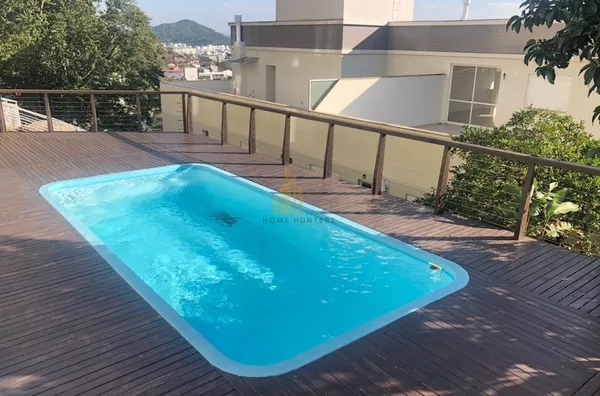 Lindo apartamento 2 dorm, 200 metros do mar, próximo a marina.