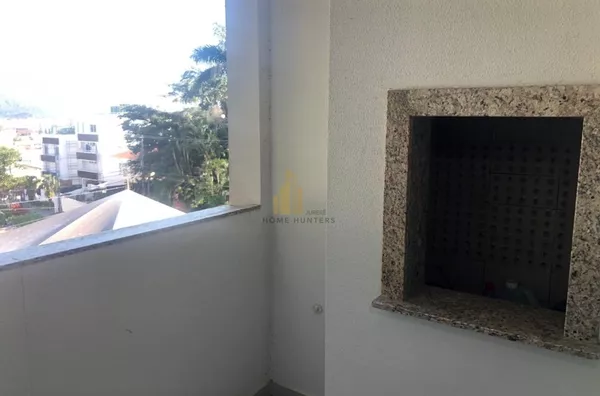 Lindo apartamento 2 dorm, 200 metros do mar, próximo a marina.