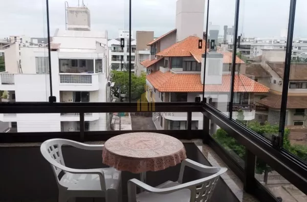 Excelente apartamento a 200 metros da praia
