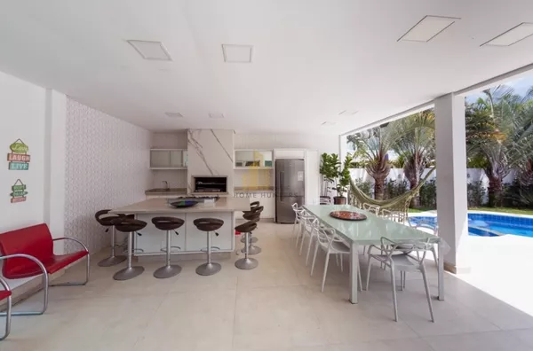 BELÍSSIMA MANSÃO 7 DORMITÓRIOS EM JURERÊ INTERNACIONAL