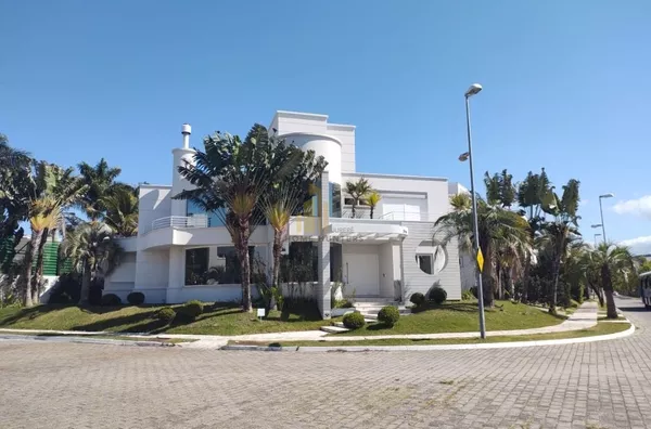 Excelente casa em Jurerê Internacional 4 suítes..