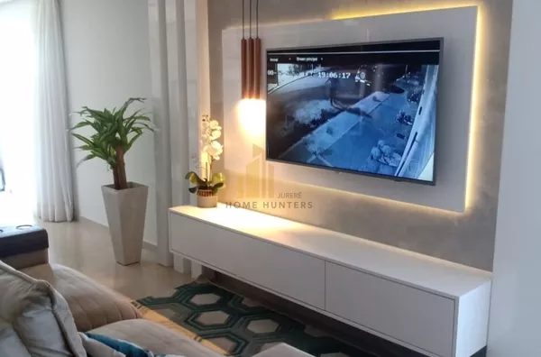 Venda, Excelente cobertura finamente mobiliada. 