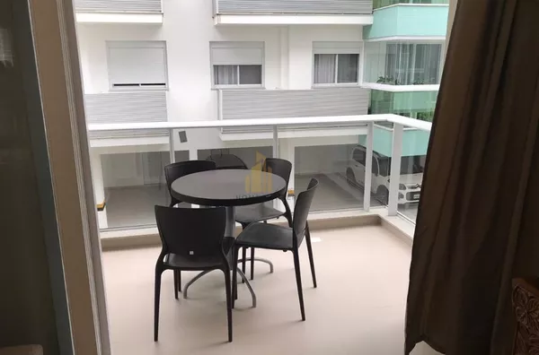 Ótimo apartamento com 2 dormitórios / 1 suíte