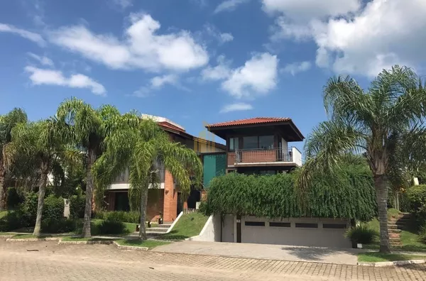 Linda casa mobiliada com piscina 500m2 