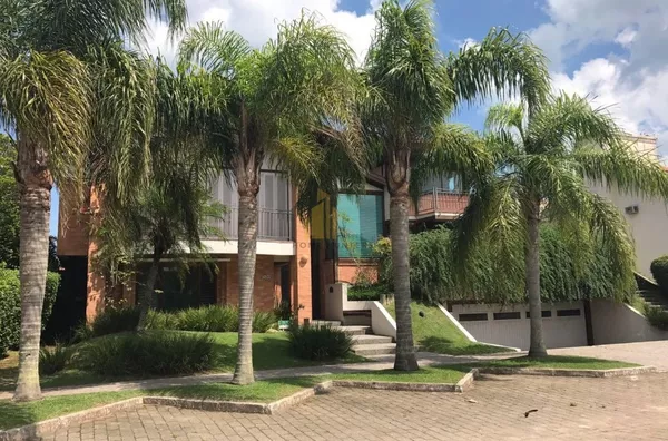 Linda casa mobiliada com piscina 500m2 