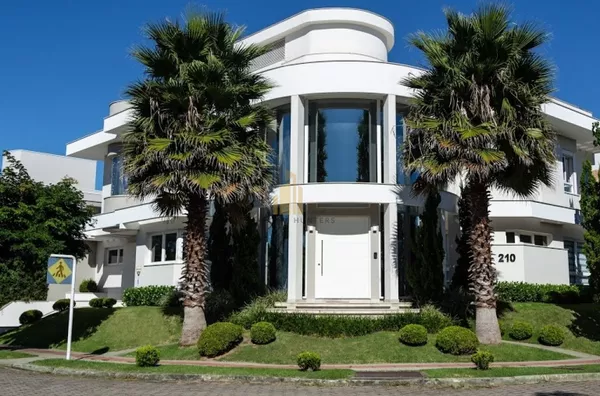 CASA ALTO PADRÃO EM JURERÊ INTERNACIONAL
