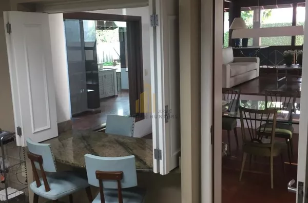 Linda casa mobiliada com piscina 500m2 