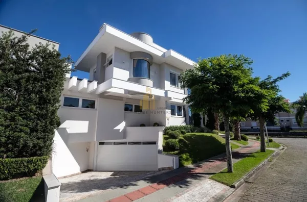 CASA ALTO PADRÃO EM JURERÊ INTERNACIONAL