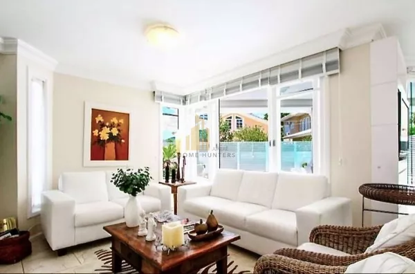 EXCELENTE CASA 4 SUÍTES - TEMPORADA