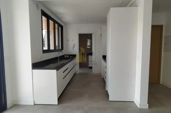 Venda, Excelente apartamento em Jurerê