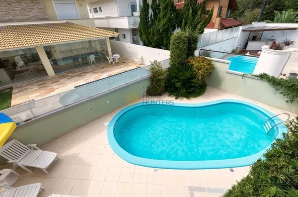 Excelente casa, 3 suítes, 350 mts do mar em Jurerê Internacional