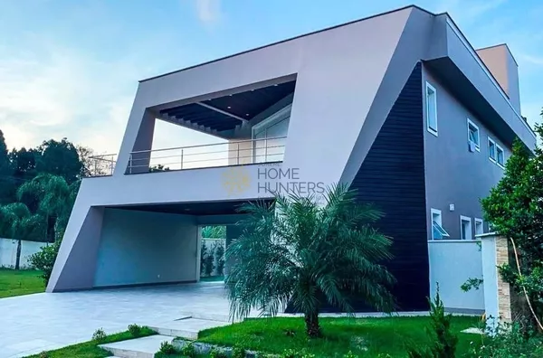 Excelente casa em condomínio fechado.