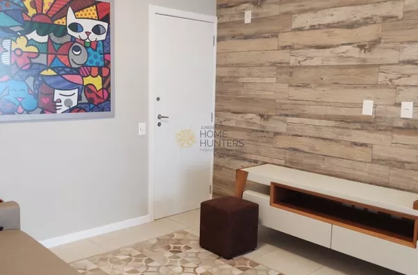 Apartamento 2 dorm, 500 metros do mar.