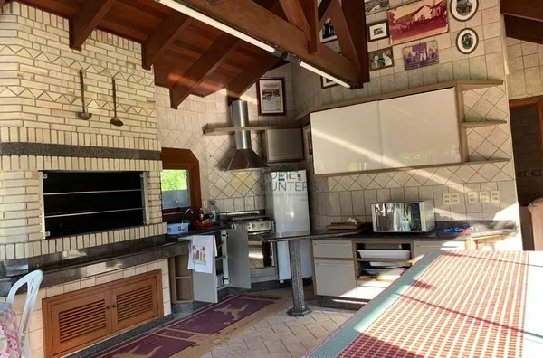 CASA PARA FAMILIA EM JURERÊ INTERNACIONAL