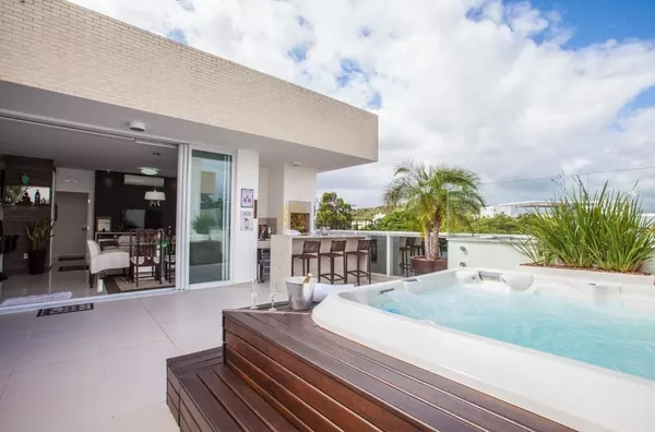 Linda Cobertura com Jacuzzi Para temporada