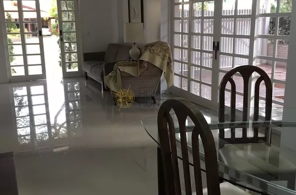 Linda casa com Piscina a 400m do mar 