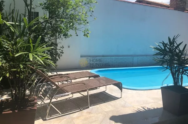 Linda casa com Piscina a 400m do mar 