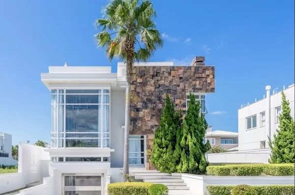 Casa alto padrão em Jurerê Internacional