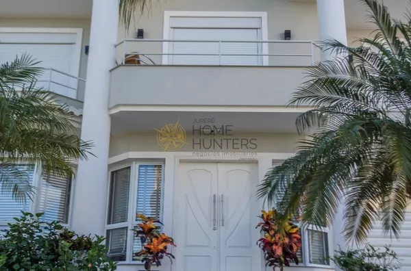 Linda casa 4 suites, 500 metros do mar, perfeita para férias em família.