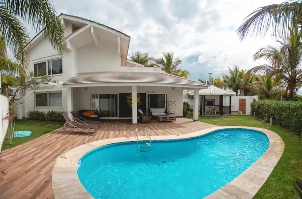 Excelente casa frente mar 