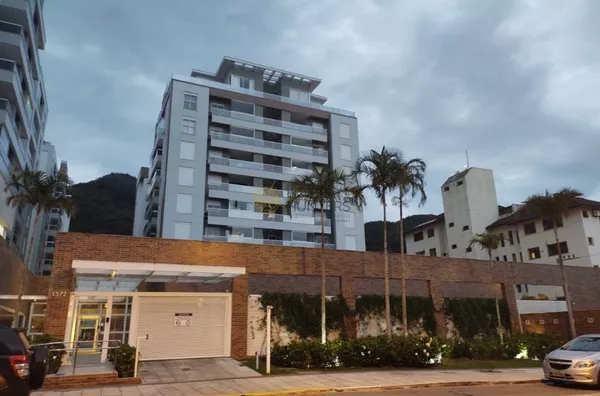 Lindo mobiliado 3 dormitórios,1 suítes, vista mar.