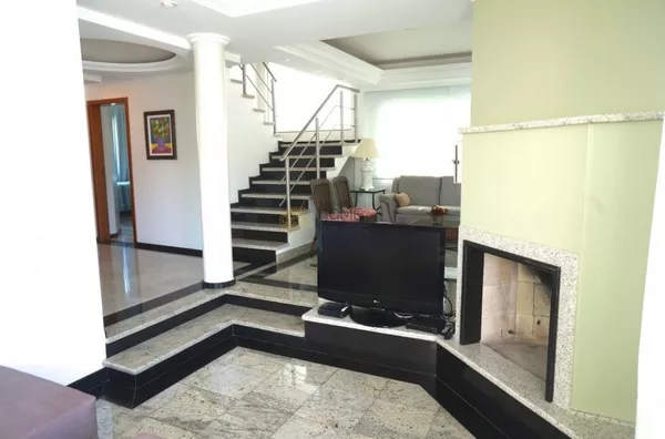 Casa Alto Padrão com Hidromassagem em Jurerê