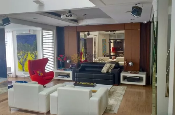 Excelente casa alto padrão em Jurerê