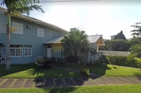 LINDA CASA EM JURERÊ INTERNACIONAL