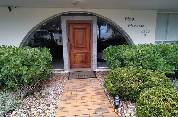 Lindo mobiliado 3 suítes 200 metros do mar.