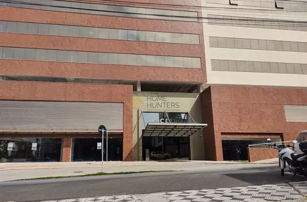 Sala comercial alto padrão no CEU Empresarial com vista mar.