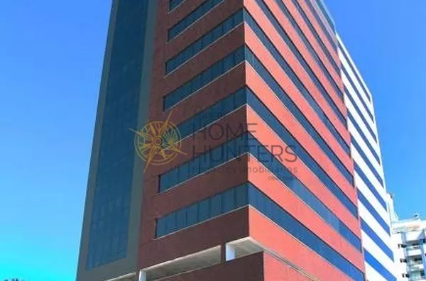 Sala comercial alto padrão no CEU Empresarial com vista mar.