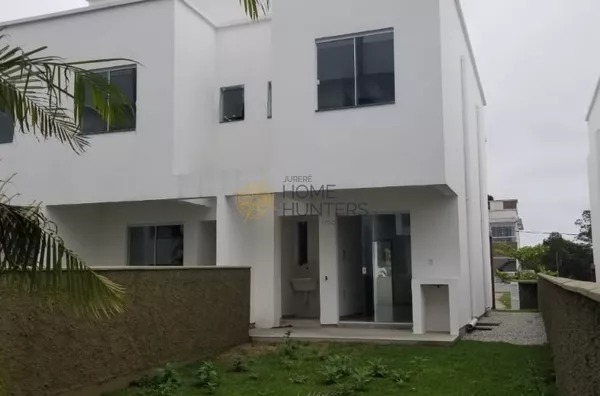 Casa nova, com 2 dormitórios sendo 2 suites.