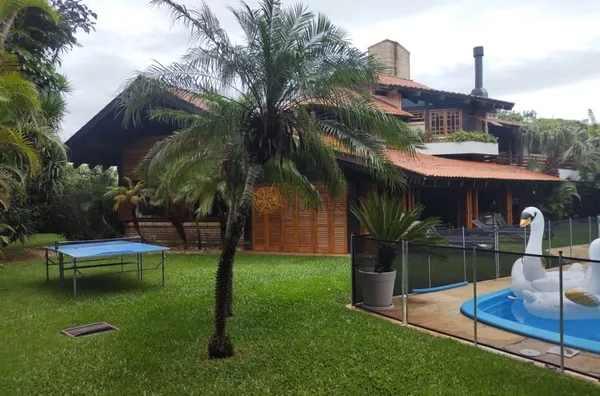 Linda mansão para venda, com 2000m² de terreno frente mar.