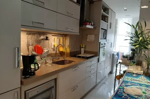 Apartamento 3 dormitórios / 1 Suíte 2 quadras do mar