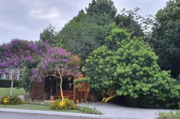 Terreno plano 450m² em condomínio fechado Jurerê